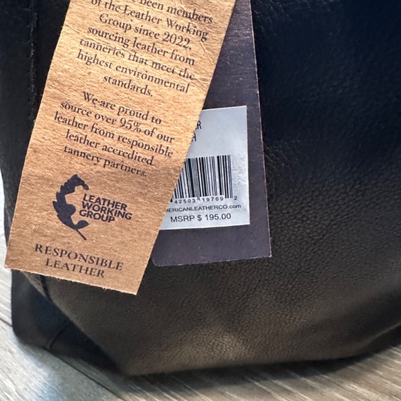 AMERICAN LEATHER CO - Liberty Leather Shoulder Bag Black - Picture 8 of 11